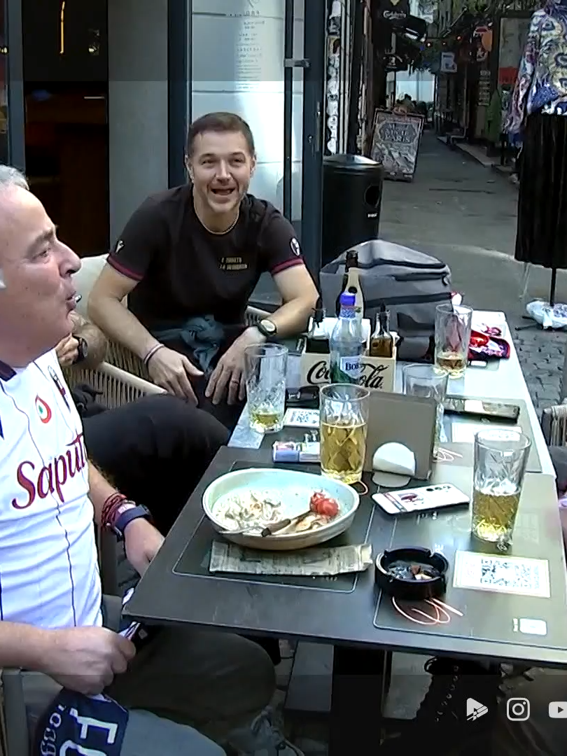 Suporterii Bolognei au dat tonul la cântece de galerie în Centrul Vechi înainte de meciul cu FCSB