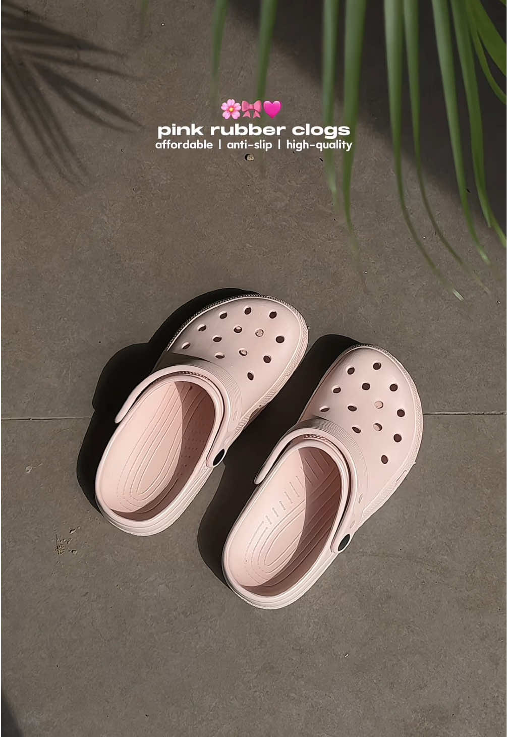 Pretty pink rubber clogs - anti slip na din!! 💕 #clogs #rubberclogs #antislipsandals #slippers #pink 