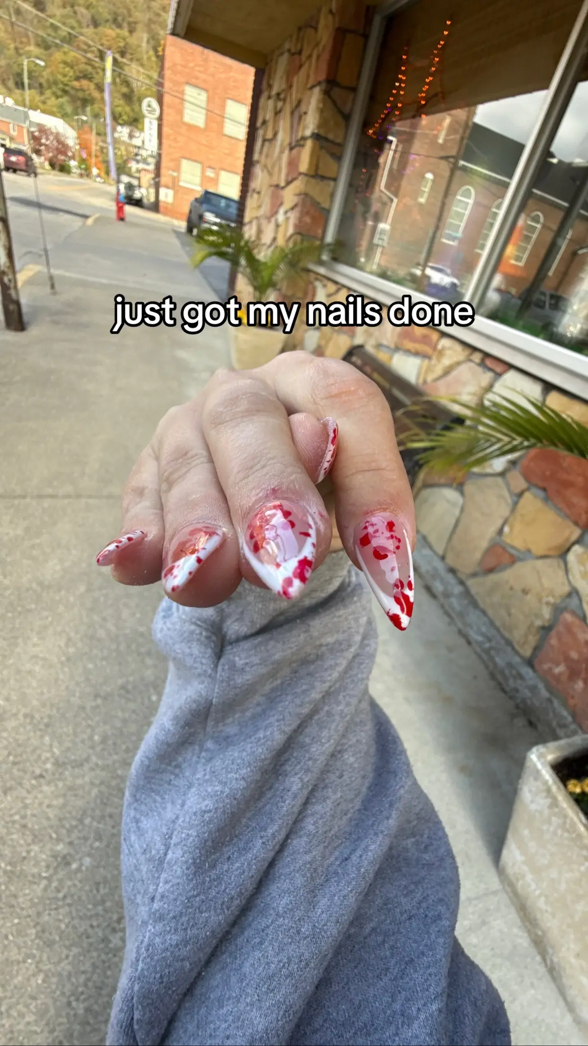 my tech nail said i have really healthy nail beds and i almost cried because that was sweet💕