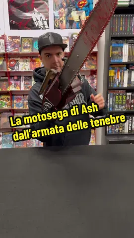 Pronti per Halloween? Noi si! Ecco la replica 1/1 in PVC della motosega di Ash, direttamente da Army of Darkness! Fantastica 😂 vi piace? #iosonounvirtuale seguimi su insta: davidemaga_ilmondovirtuale e sul canale YT: il mondo virtuale official channel