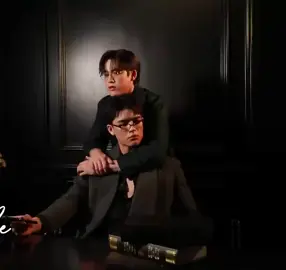 They're so powerful like a mafia. I think Joss must be like the way Gawin's wraps his arm around his neck. Look at the smirk at his face 🤣  #jossgawin #josswayar #gawincaskey 