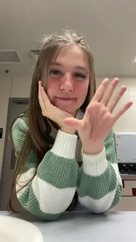 talk to me girl 🙂‍↕️ —- #teamwork #dlaciebie #october #baddie #kimkardashian bop bophouse hoco homecoming nfl football Sunday sora the life of a showgirl Taylor swift school language learning college university