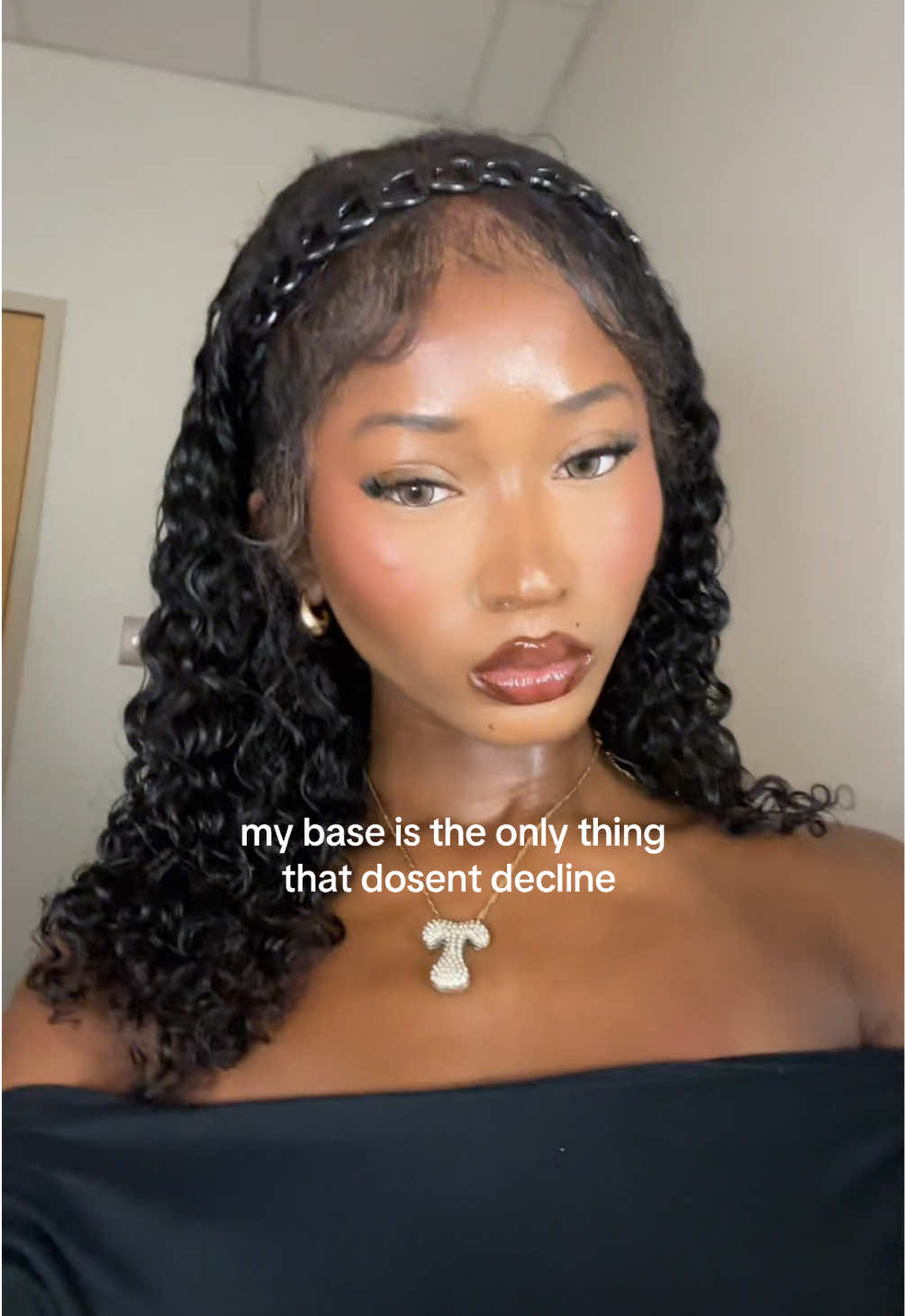 okay maybe sometimes i does but lately it hasnt :) #makeup #makeupbase #relatable 