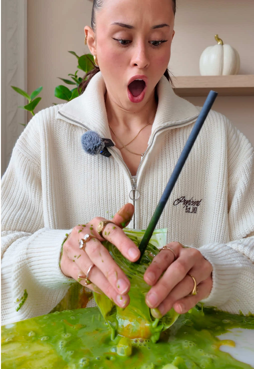 Wollte heulen und lachen gleichzeitig.. aber wieso sieht das so satisfying aus  Jukin Media Verified Interested in licensing this footage? Learn more @ https://www.jukinmedia.com/licensing/view/1769662 #matcha #fail #mess #thatsme #satisfy 