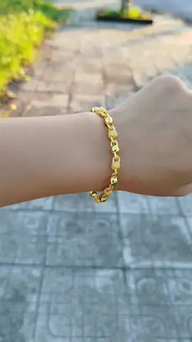 Chị em nào đang cần tìm phụ kiện phối đồ đi tiệc cưới, đi du lịch thì có thể tham khảo chiếc vòng tay hạt cát này nha. #vongtaynu  #lactaynu  #trangsucnu  #vongtayhatcat  #saleluongve  @Thời Trang Dova @Thời Trang Dova @Thời Trang Dova 