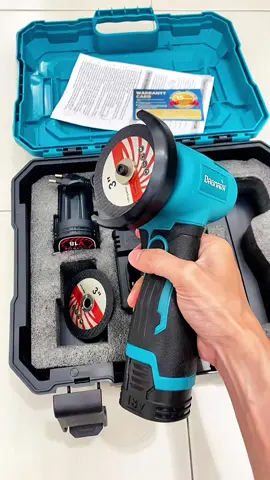 Angle grinder pakai battery ada harga promosi. Sesuai guna untuk kerja-kerja DIY & boleh buat kerja berat. Ada warranty, jangan risau 😎😎 Disclaimer : Harga akan berubah mengikut promosi yang dilakukan oleh seller & voucher dari Tiktok mengikut terma & syarat tertentu #anglegrinder #cordlessanglegrinder #minigrinder #grinder #dagmaracordlessgrinder 