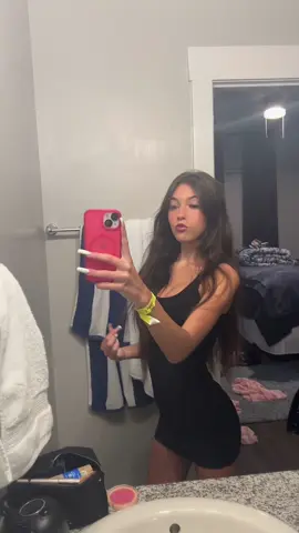 what i look likeeee