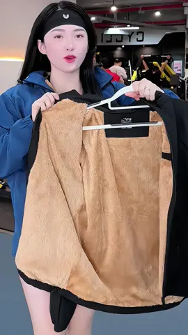 Áo Khoác Gió Nam Lót Lông Cừu Cao Cấp 2 Lớp Dày Dặn Siêu Ấm Áp Có Chữ In Ngực Chống Gió, Cản Nước, Bảo Vệ Da Từ Tia UV#aokhoacgio #aokhoaclotlong #thoitrangnam #xuhuongtiktok 