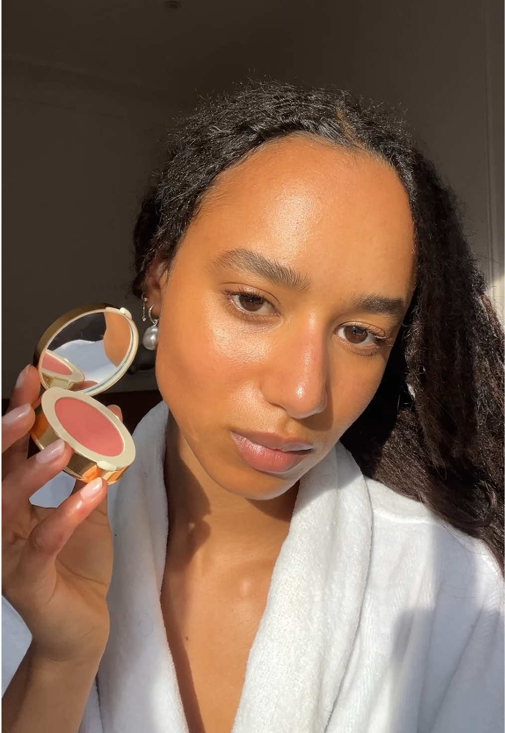 Low visual weight bronzed makeup GRWM on medium brown skin and my makeup philosophy  #lowvisualweight #naturalmakeup #typ #makeupinspo #makeuptut @Max Factor glow framer duo   @Westman-Atelier vital skin foundation  @Saie double brush and setting powder  @ILIA Beauty brow gel @Victoria Beckham Beauty brown eyepencil @UKLASH brown tubing mascara  @guccibeauty blush de beauté  @maccosmetics lip liner shade spice @Anastasia Beverly Hills lipliner shade cinnamon 