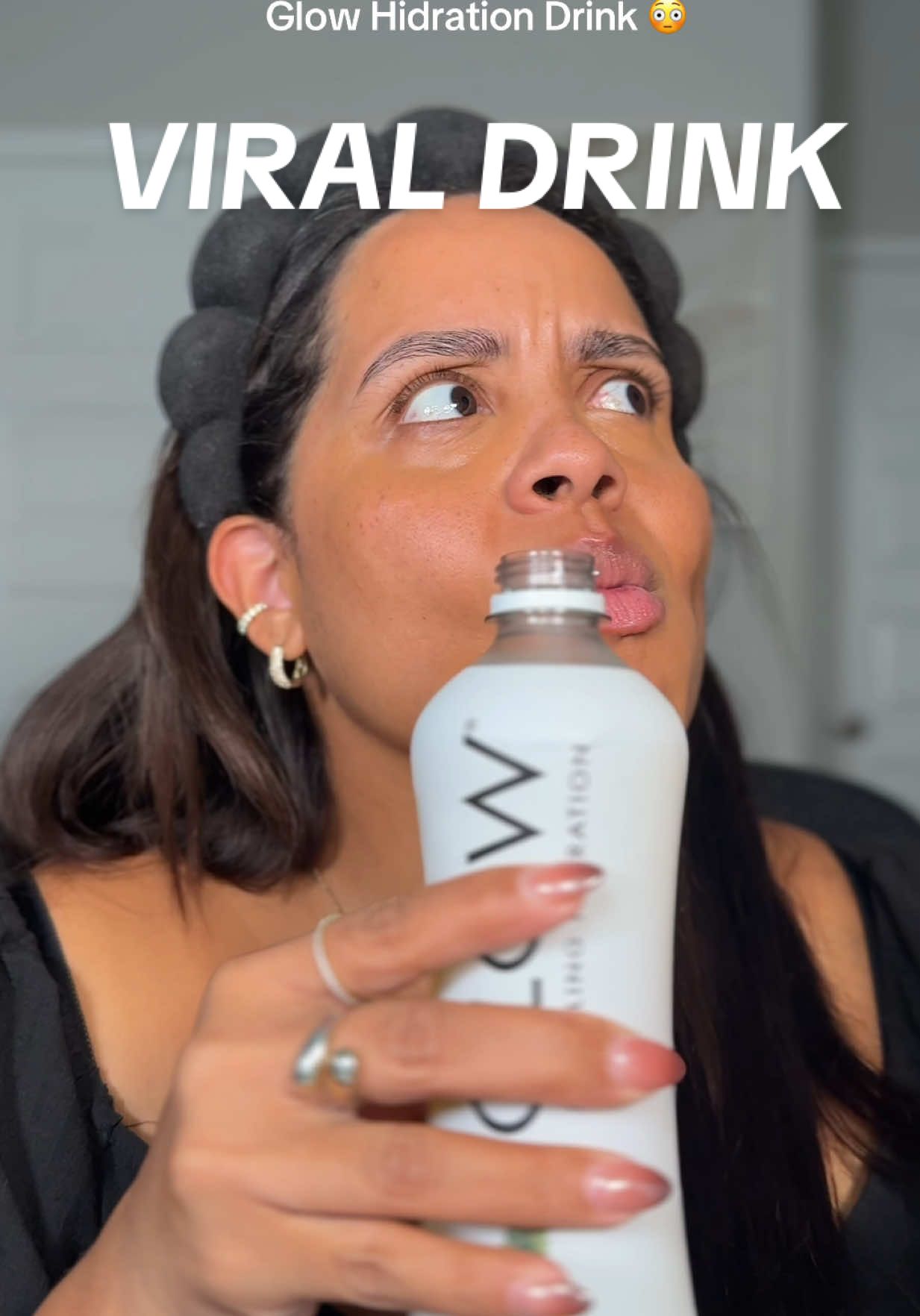 Probé los Glow Hidration Drinks y este sabor de Pineapple Blood Orange 🍊 🍍 me sorprendió 😋 @GLOW Beverages  #glowhidrationdrink #electrolytedrink #wellnessjourney #viraldrink 