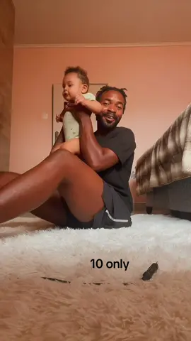 Using your baby as weight for workouts is fun and engaging #baby #workout #zedtiktok🇿🇲🇿🇲  #babydaddy #exercisetiktok 