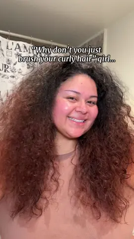 When people with straight hair ask you why you don’t just brush your curly hair 🫠 HERE DAMN #curlyhair #curlyhairproblems 