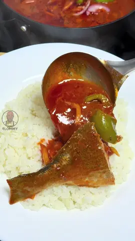 👨🏽‍🍳💥LA SAUCE 3S💥 . Plus qu’un plat, ceci est une identité remarquable des gens du sud Togo … d’Aneho plus précisément. Le poisson est un produit phare dégusté sous plusieurs formes.  . La 3S signifie SAUCE SANS SPATULE. Tout est dit dans la vidéo 😊 . Il faut toujours privilégier DU POISSON FRAIS (NON SURGELÉ) pour préparer cette sauce et ainsi avoir toutes les saveurs et en profiter pleinement  !  . . . Bonne dégustation sauvage 🇹🇬 . #togolesefood #togo #foryoupage❤️❤️ #degustationsauvage #fyp 