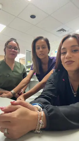 #trending #pharmacylife #pharmacist #pharmacytechnicians #fyp 🤣🤣 @33claudiagomez @pharmershru 