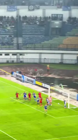 Adam Alis tanpa pikir lama peluang depan mata langsung dijadikan goal pertama Persib vs Selangor FC🔥  #persib #kingpersib #persibday 
