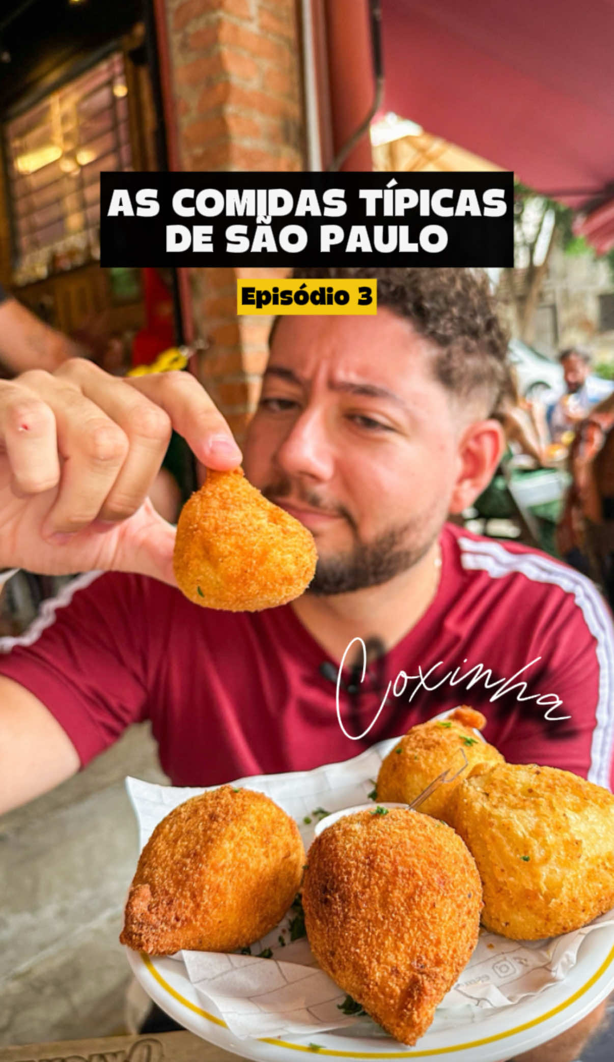 VC SABE COMO SURGIU A COXINHA? Não se sabe exatamente quem foi a pessoa ou estabelecimento responsável por inventar a coxinha, apenas que a receita surgiu na época da industrialização como uma alternativa mais barata em relação as coxas de frango que eram vendidas nas portas das fábricas e virou queridinha dos brasileiros se espalhando rapidamente!  A inspiração pode ter vindo de um croquete francês mas a receita é 100% brasileira!! E fala aí, vc sabia da lenda da coxinha da família real? 👀 Comenta aí junto com a sua coxinha preferida! #PratosTípicosDoBrasil #PratosTípicosDeSP #ComidasDeSP #Coxinhas #CoxinhasDeSP 