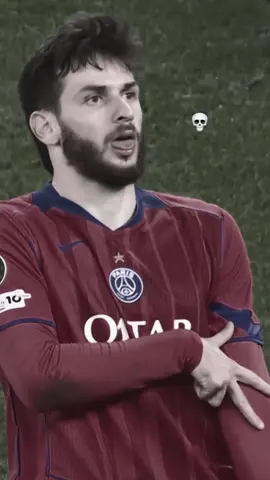 Kvaratskhelia’s celebration 🥶 #UCL #LeverkusenvsParis