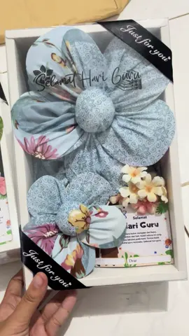 gif jilbab buat hari guru comel banget, jilbabnya premium, motifnya bagus2 dan kainnya juga nyaman dipakai🤗                                 #gif #harigurunasional #hadiahhariguru #fyp #fyppppppppppppppppppppppp 