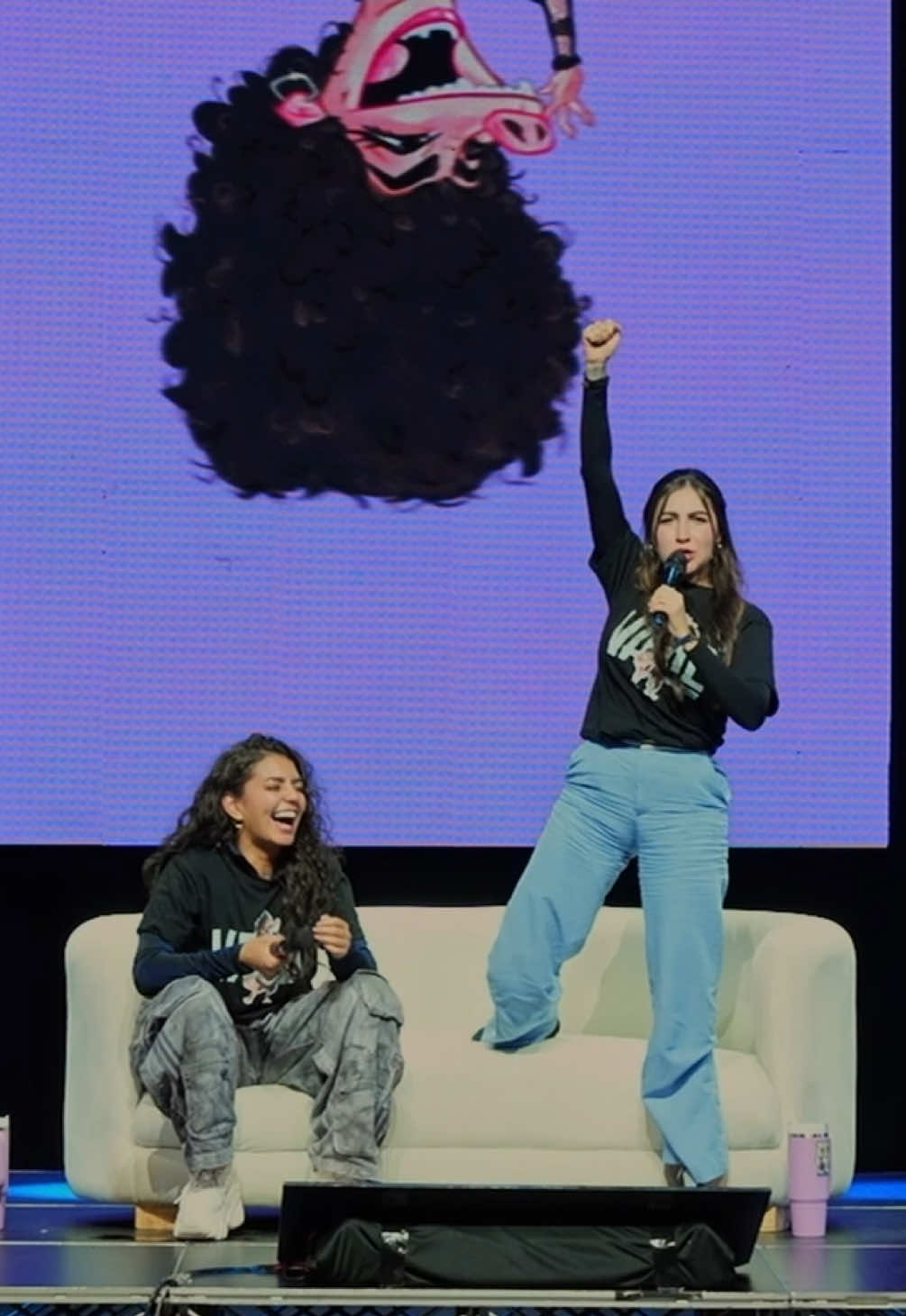 ¡El tercer capítulo de TODO VALE ya está en YouTubeeee!😍 #TodoVale #TooodoVale #ValentinaTaguado #ValeriaAguilar 