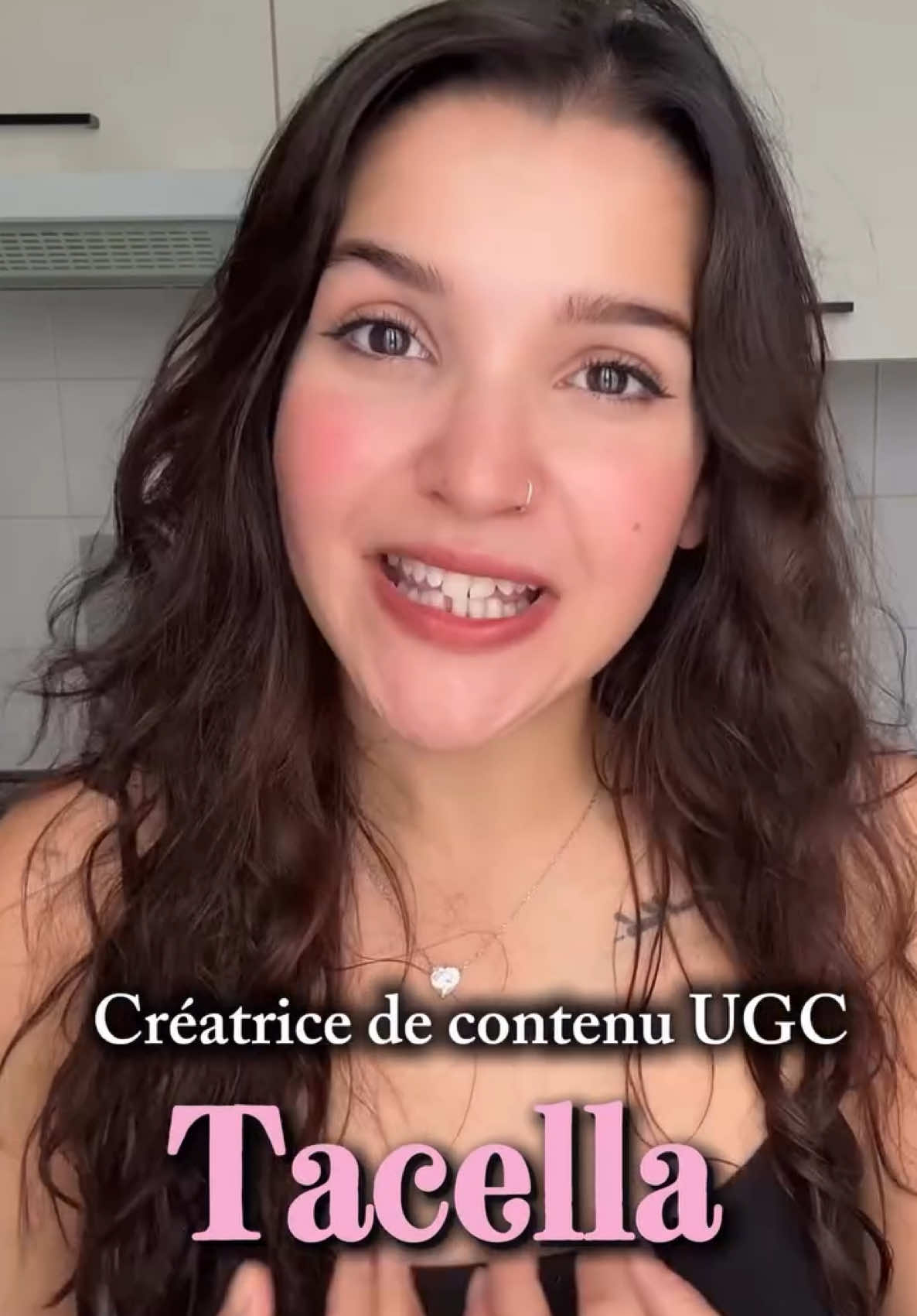 Salut, moi c’est Tacella 👋 Créatrice de contenu UGC avec une bonne dose de créativité et de personnalité ✨ Je conçois des vidéos authentiques qui attirent l’attention, racontent une vraie histoire… et surtout, qui donnent envie d’agir 🎯 Skincare, make-up & lifestyle sont mes domaines de prédilection, mais j’adore aussi explorer de nouveaux univers et relever des défis ! 💡 Une marque qui passe par ici ? Ce n’est sûrement pas un hasard 😉 Et si on créait quelque chose ensemble ? 💌tacella.tass96@gmail.com #ugccreator #ugc #ugccommunity #ugctips #ugcjourney   Créatrice de contenu UGC Exemple UGC UGC Beauté
