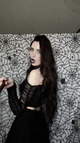 I thought who I look like, seems familiar, it’s Bellatrix 😅 That’s wasn’t my plan at all #witch #halloween #halloweencostume #bellatrix 