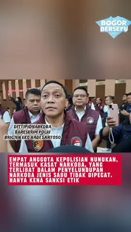 Empat anggota kepolisian di Nunukan, Kalimantan Utara, termasuk mantan Kasat Reserse Narkoba Polres Nunukan, Iptu Sony Dwi Hermawan, dinyatakan terlibat dalam kasus peredaran narkoba.  Namun, mereka tidak dikenakan sanksi pidana dan hanya dijatuhi sanksi etik oleh internal Polri. Direktur Tindak Pidana Narkoba Bareskrim Polri, Brigjen Eko Hadi Santoso, menyebut bahwa proses hukum pidana tidak dilanjutkan karena tidak ditemukan unsur tindak pidana yang cukup. Menurut Eko, peristiwa tersebut terjadi di masa lalu dan barang bukti yang dibutuhkan untuk proses pidana sudah tidak tersedia. sebelumnya, tujuh personel Polres Nunukan, Kalimantan Utara, ditangkap atas dugaan keterlibatan dalam kasus narkoba. Penangkapan berlangsung pada  9 Juli 2025, di Desa Sungai Nyamuk, Kecamatan Sebatik Timur, Kabupaten Nunukan, sebuah wilayah perbatasan Indonesia-Malaysia yang dikenal rawan peredaran gelap narkotika. Pada perkembangan selanjutnya Direktur Tindak Pidana Narkoba Bareskrim Polri, Brigjen Pol Eko Hadi Santoso,meralat. Dia mengatakan, hanya empat anggota polisi yang diamankan.  Penangkapan tersebut menghebohkan publik dan memicu berbagai spekulasi di media sosial.  #nunukankaltara #nunukan #kaltara_kalimantan_utara #kalimantan #narkoboy #polripresisi #prabowo #seskab #indonesia🇮🇩 