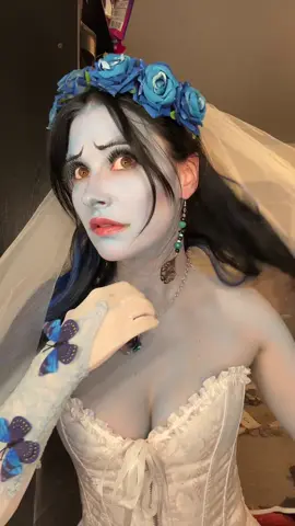 JEWELRY OF THE DAY!! I should’ve known moly my night was not gonna be good based on how my day went lmao but it’s all good#31daysofhalloween #mysteryjewlerygirl #trending #trending #halloweencostume 
