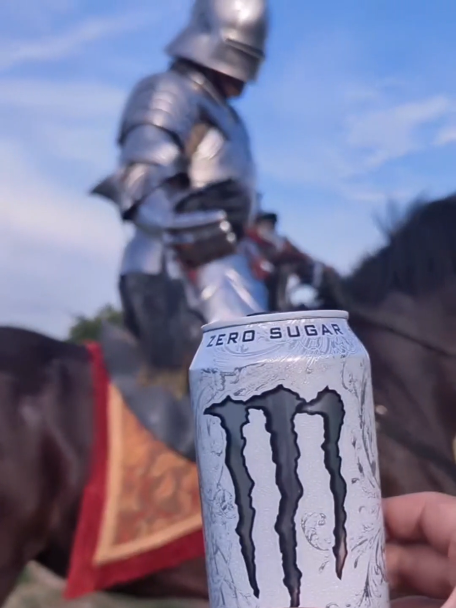 MONSTER!! #kingemiliothearmoredone #kingemilio #medieval #medievalera #armor 