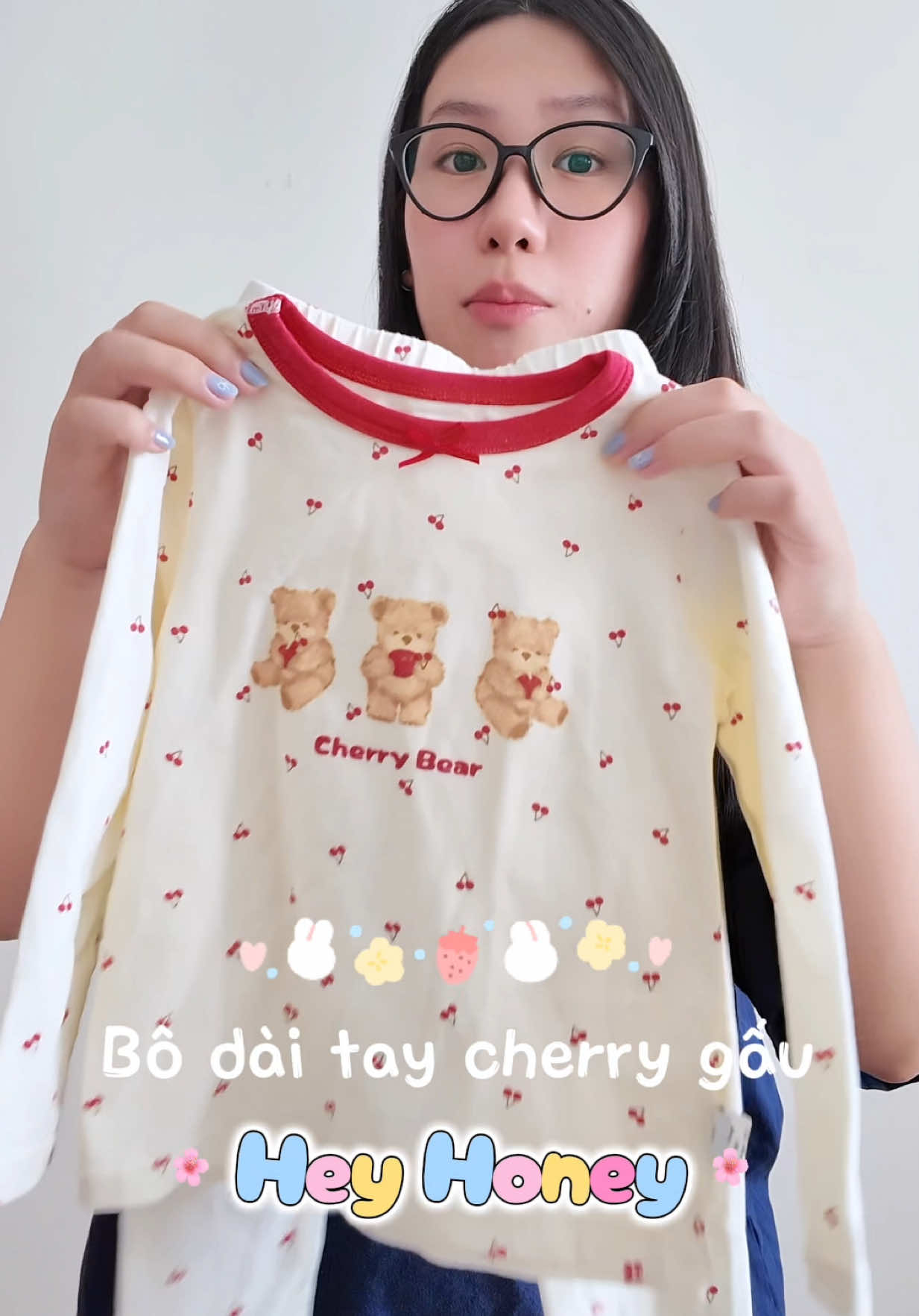 Mấy bà k sắm bộ hey honey này cho con là chỉ có tiếc thui đấy nhá #minkydaily #quanaotreem #quanaothudongchobe #bodaitaychobe #heyhoney 