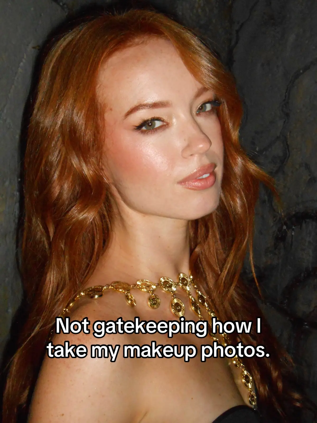 Most photos on my Instagram lately are taken like this, with the Nikon coolpix (mines pink!) 📸 🌸yesterday with @Riley Rasmussen 😍❤️ . . . . . . #makeuptutorial #makeupphotography #redheadmakeup #makeupforbeginners #influencermakeup #howtotakegoodphotos 