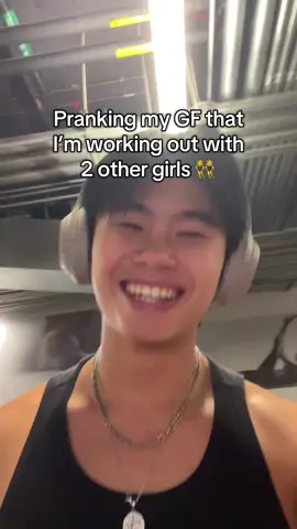 something you just gotta help people stretch out 🤷🏻‍♀️ #gym #bae #girl #GymTok #prank