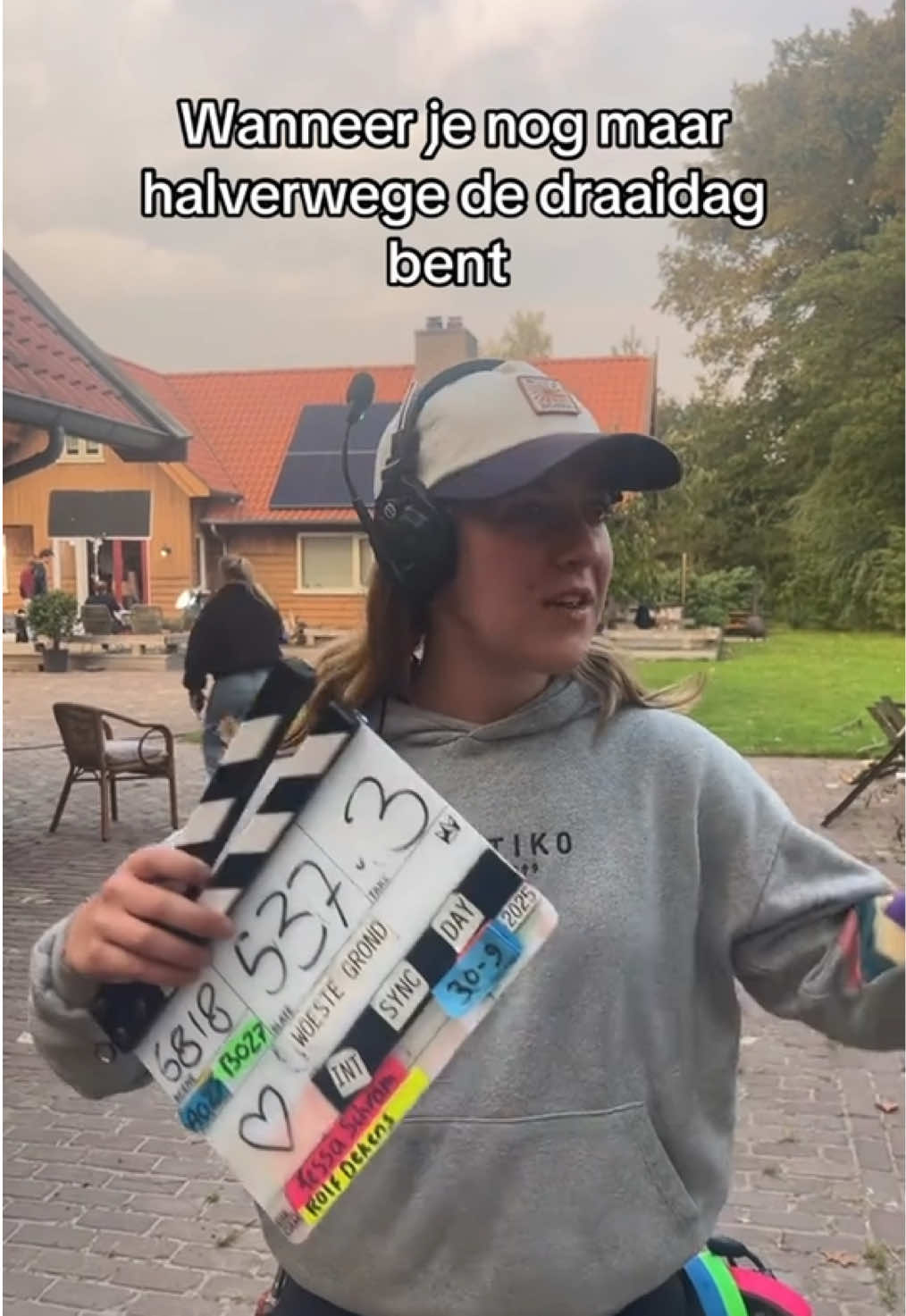 Peak Nederlandse film set @Aimee Weber #woestegrond #filmset #filmmaking #filmtok #filmcrew 