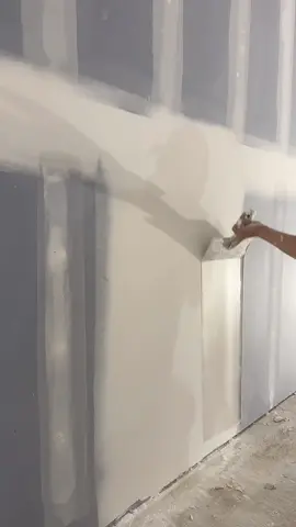 Finish coat dando acabado a juntas uniones de Drywall #drywallfinisher #contructionworker 