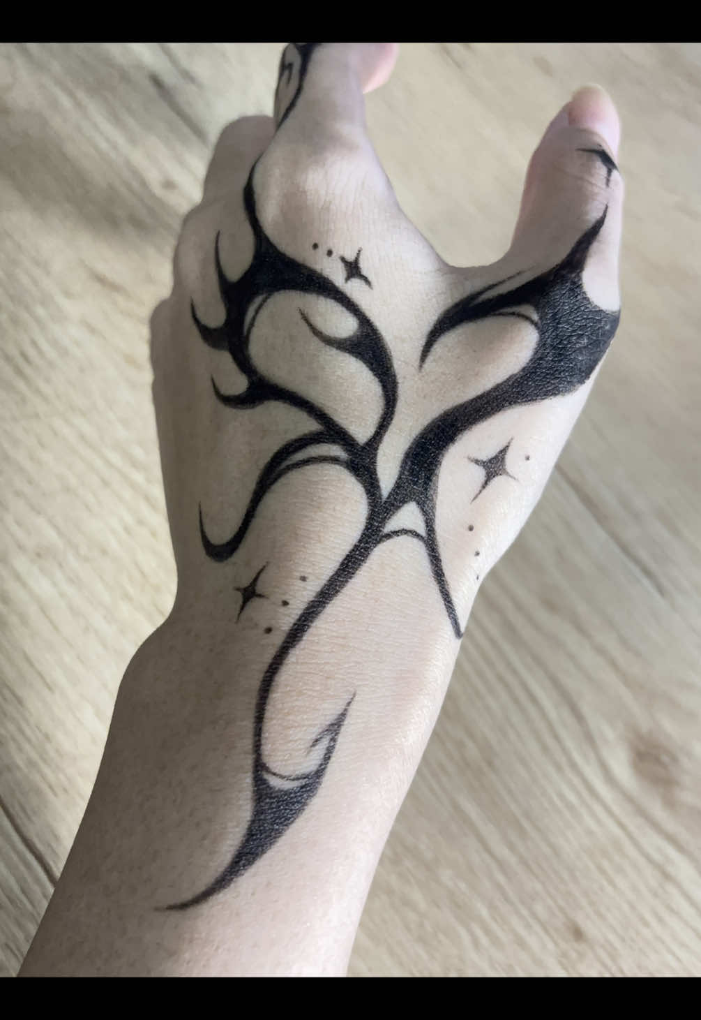 HOLLY SH!TT #cybersigilism #blackink #handart #artvibes 