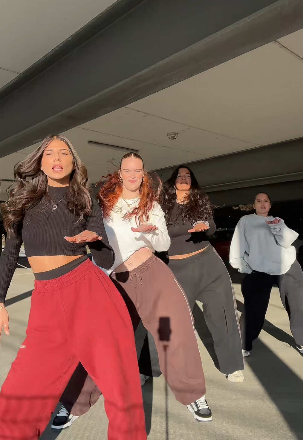 love this dc 😍 @Seren.RA @Sophia.RA @Sinem.RA @Lisa<3  #dc #dance #dancetrend #dancechallenge #tiktoktrend 