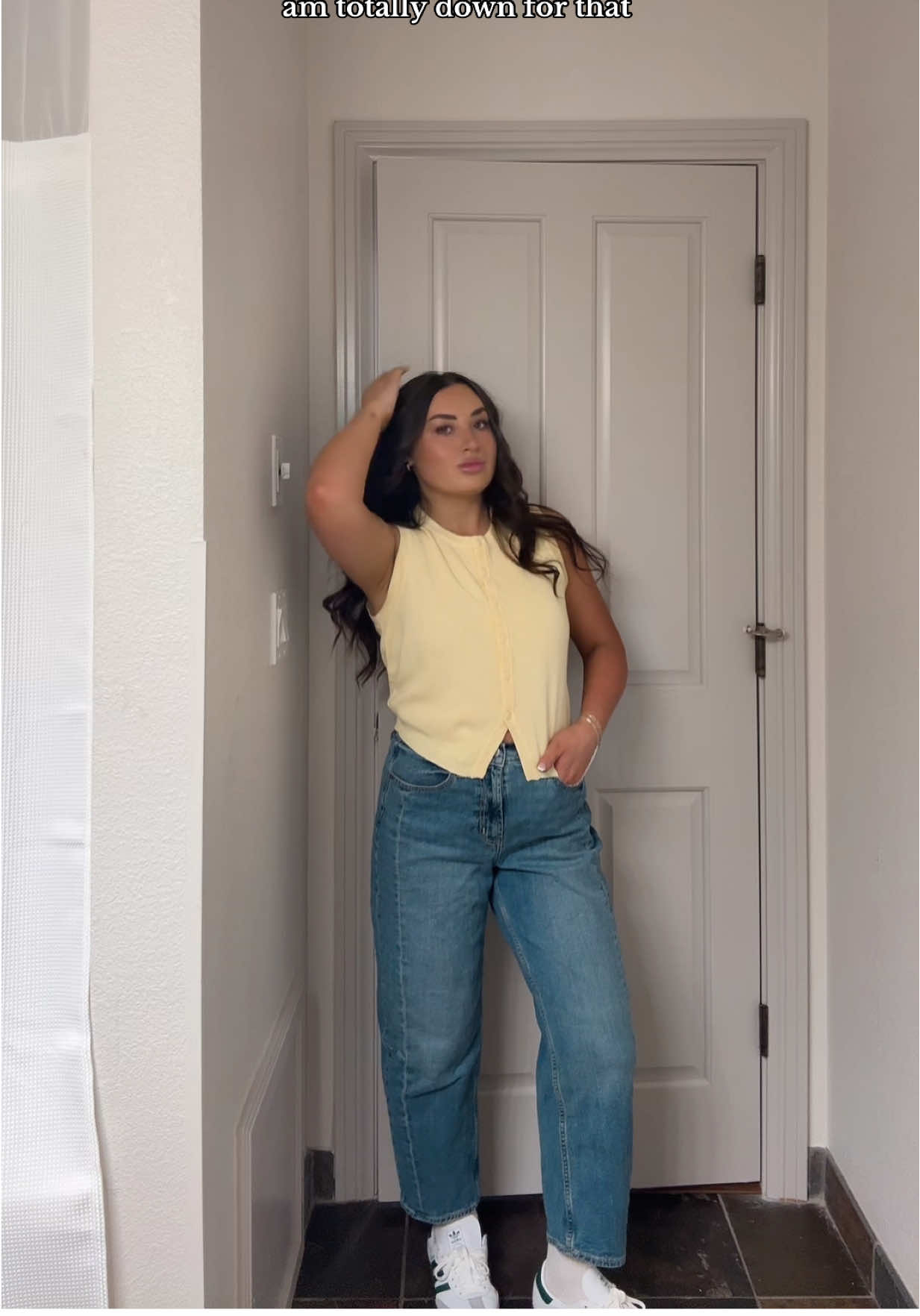 I would die to be a 90’s mom #90sfashion #momlife #90smom #OOTD #trendy 