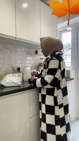 Buy from yellow basket #lipstick#lipliner #shoe #eyelashes#tiktokshop 