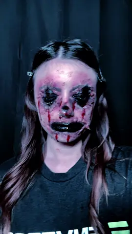 another look for you guys 😈 #halloweenmakeup #scarymakeup #goremakeup #sfxmakeup #halloweenmakeuplook 