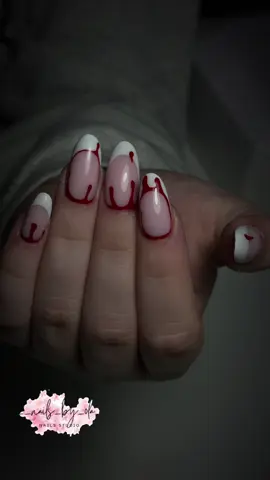 Trochę klasyki, trochę pazura 😈 Czerwony french w wersji drip – idealny na spooky season 💋 #nails #dc #nailart #spookynails #nailsart 