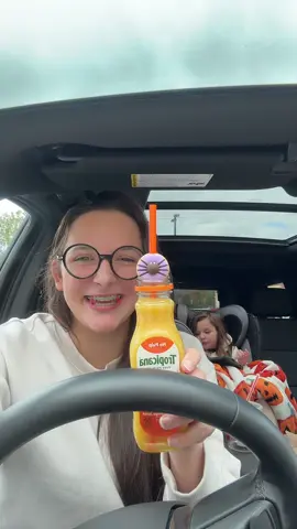 We’re back at Dunkin’s but this time I went inside myself…. After I forgot to order my coffee at the window 😅… again…. #coffee #dunkindonuts #spider #strawbuddy #family