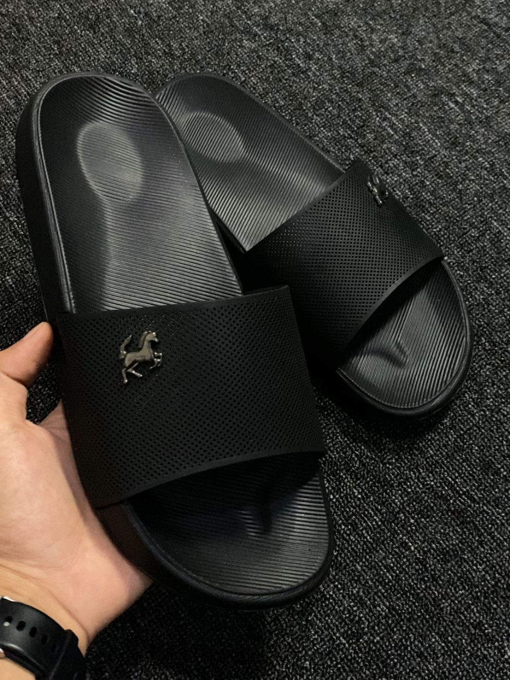 sikat bro mumpung murah🥶👆🏻#sandalseloppria #outfitideas #sandalkeren #sandalkekinian #sandalkece 