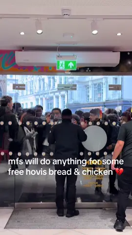 only in birmingham 🫩  #birmingham #daveshotchicken #drake 