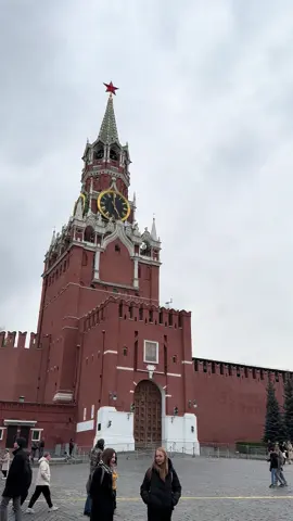Buổi chiều ở Quảng trường Đỏ. #redsquare #moscow 