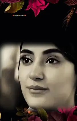 Muhbat_me_junoon_hona_chahiye_aik_dosre_ko_pane_kaa ❤️🌹🫶 #lyricsvideo #urdushayari #foryou #creatorsearchinsight #muhbat 