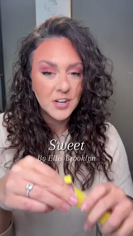 Signature scent worthy 🤌🏻 pear perfumes are underrated @Ellis Brooklyn #skinscent #pearperfume #ellisbrooklyn #perfumetiktok #tiktokshopblackfriday 