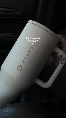 can never leave my house without my hydrojug 🤍@HYDROJUG #essential #waterbottle #neutralaesthetic #girlytok #tumbler 
