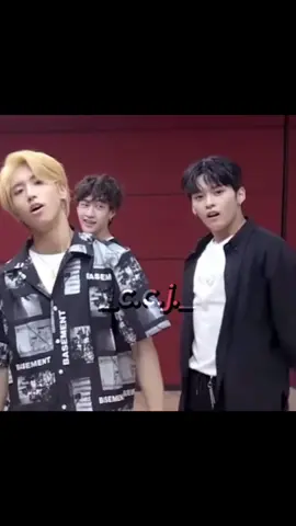 They already knew these two had to stay close to each other 😌🫶 #minsung #leeknow #hanjisung #fyp 
