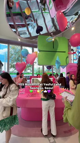 SEOUL! We’re OFFICIALLY here! 🇰🇷⭐️💚🍭🎀💟 Our very first Showroom, Yesful Land! 🤩 The perfect place to find your YES! 💚 #YesStyle #kbeauty #yesfulland #koreanskincare #makeup