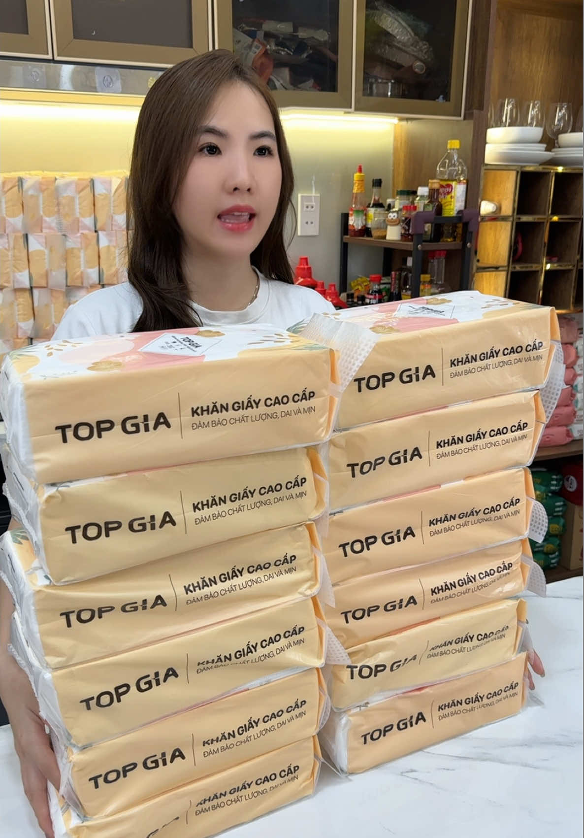 Khăn giấy rút treo tường tiện lợi có tặng kèm móc treo, giá ưu đãi và freeship #khangiay #giayan #giadungtienich #giadungnhabep #khangiayrut   