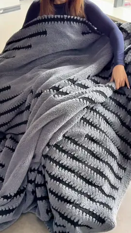 #soft #comfortable #cozyathome #cozyvibes #homedecor 